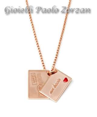 Collana con pendente busta da lettera rue des mille in argento 925 rosato con scritta " un bacio " Ref. CAPGR3-0