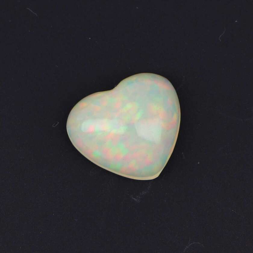 Opale Africano Naturale Taglio Cuore Cabochon ct 4.59 ref OPL459KU  Pietre Preziose